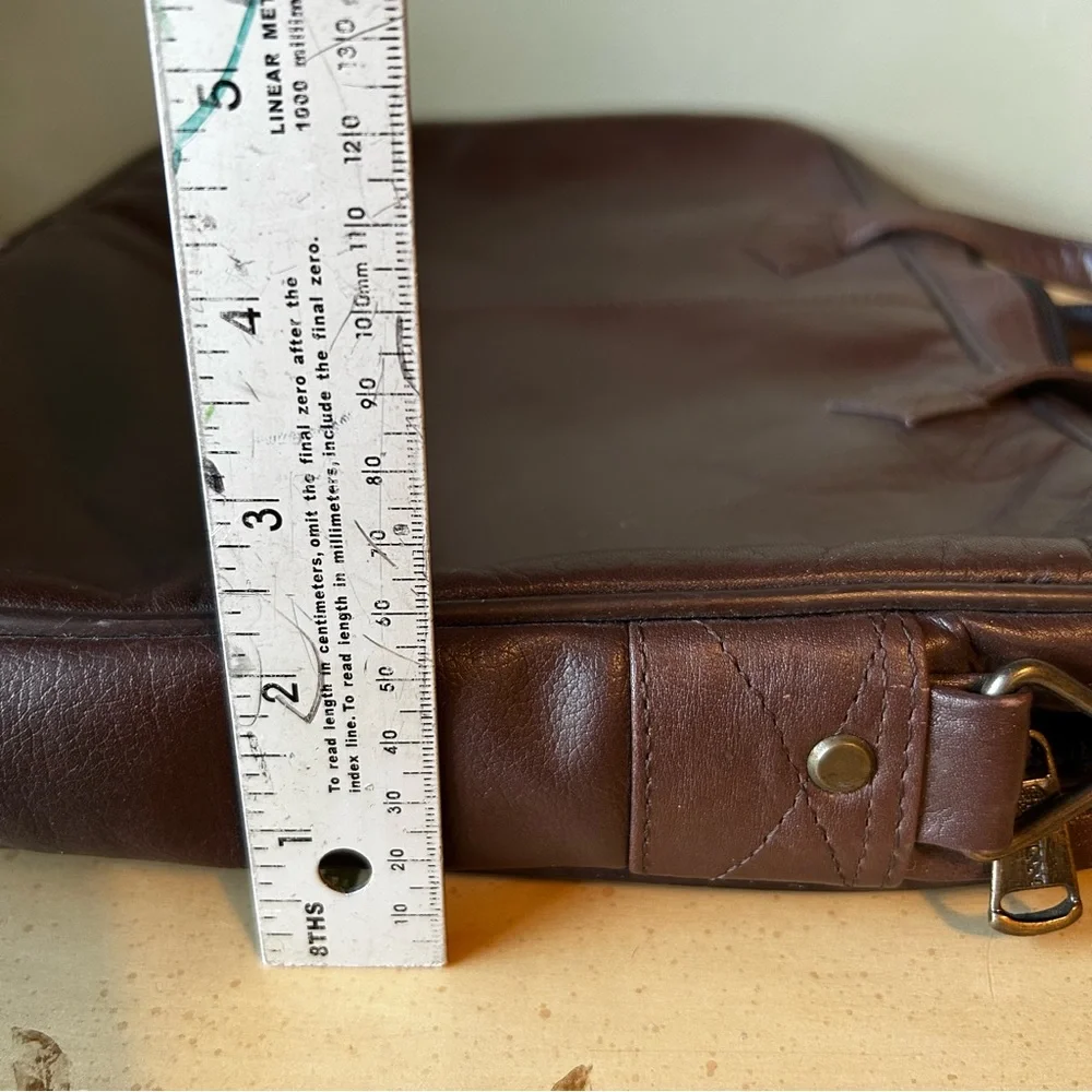 Winn Brown Leather Zip Top Briefcase Bag
